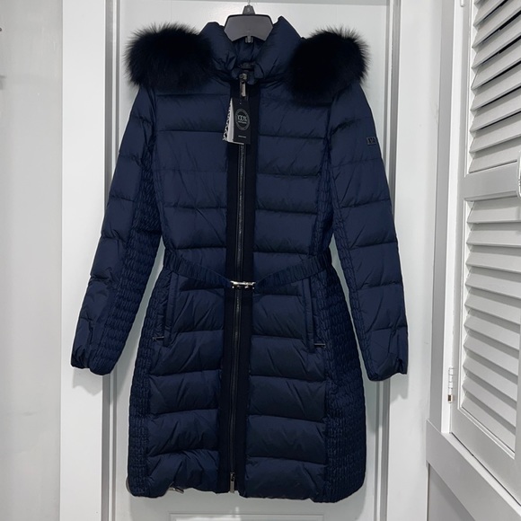 NWT DVF Jackie Iridescent Down Coat with Fox Fur -
100% Bloomingdale's Exclusive - Picture 2 of 12